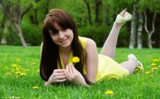 sweet lady on grass, high heel, smile, yellow, green